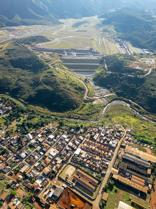 Vista aérea da Barragem Doutor sobre Antônio Pereira.
