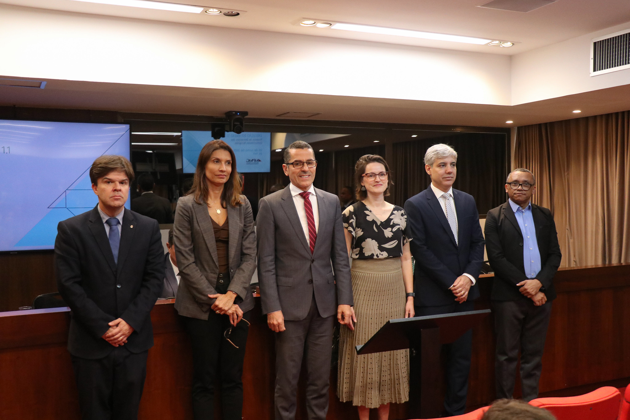 Autoridades na solenidade de lançamento do Anexo 1.1 (foto: Paulo Marques).