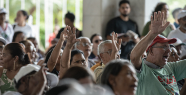Pessoas atingidas se manifestam na ALMG (foto de Fabiano Lana)