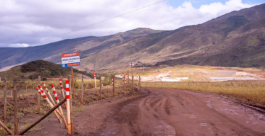 placa "área de risco" próxima à Barragem Doutor